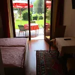 Gaestehaus Leo לינה וארוחת בוקר