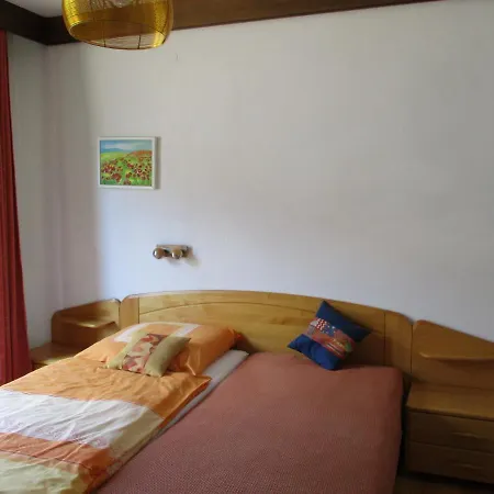 Gaestehaus Leo Bed & Breakfast Bodensdorf