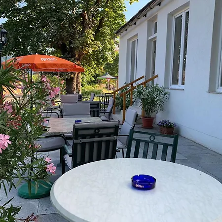 Gaestehaus Leo * Bodensdorf