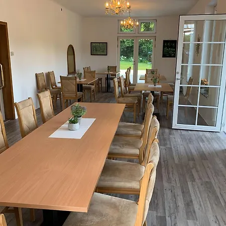 Gaestehaus Leo Alojamento de Acomodação e Pequeno-almoço Bodensdorf