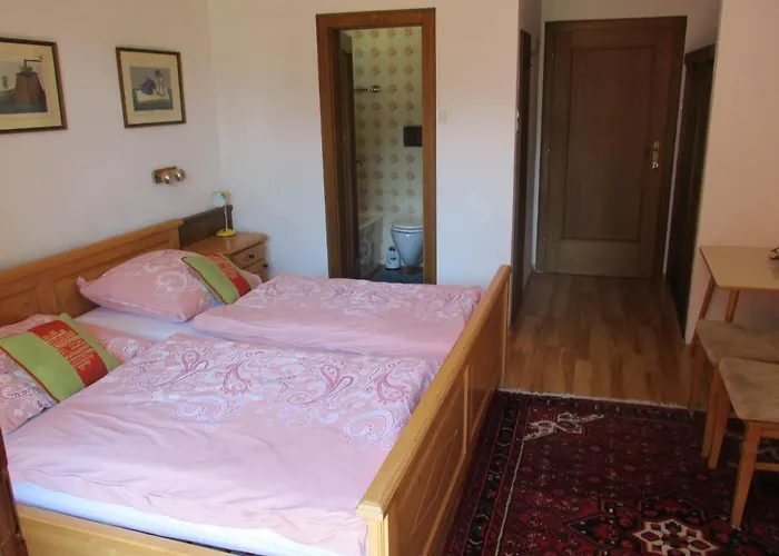 Gaestehaus Leo Nocleg ze śniadaniem 3*